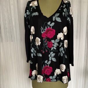 Tribal Floral Embroidered Black Top! Mesh overlay! 3/4 sleeves! Size XL